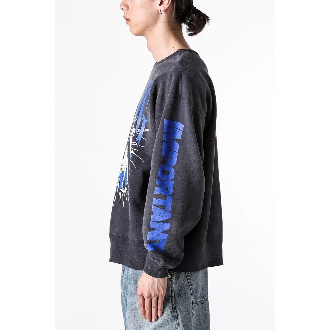 SAINT Mxxxxxx × Kosuke Kawamura KK_CRW SWT/NOTHNG IMP/BLK joint model Holy Infant Tadpole retro distressed sweatshirt, washed black S-XL Assute dyeing, genuine whole garment sprayed with horsetail fading process, collar/cuffs frayed in many places, front and rear panels/sleeves super complicated hanging grinding, heavy washing and distressing, correct fruit mark/angel mark